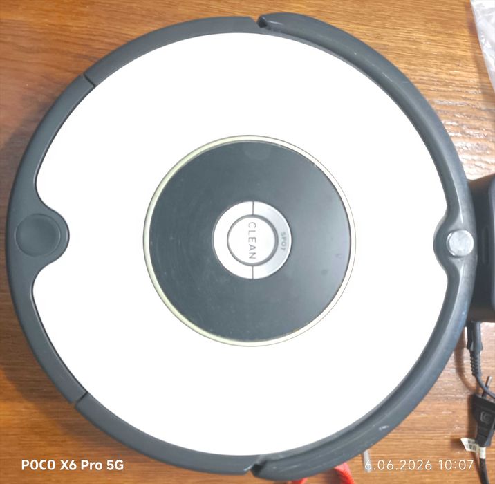 iRobot Roomba 605 – sprawny robot sprzątający + stacja dokująca + dodatkowe szczotki