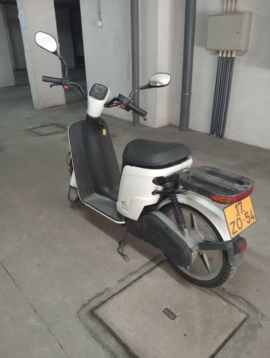 Moto eléctrica Askoll 50cc
