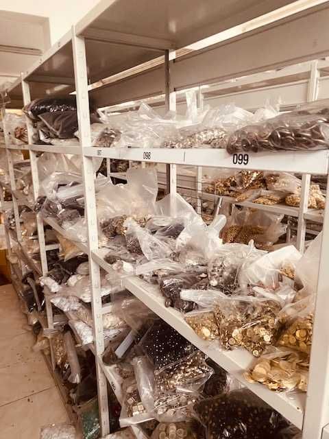 + 100 mil botoes metalizados  - textil e calçado - liquidaçao