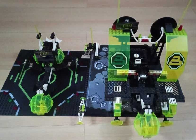 Lego System 6988 - Base Blacktron Alpha Centauri