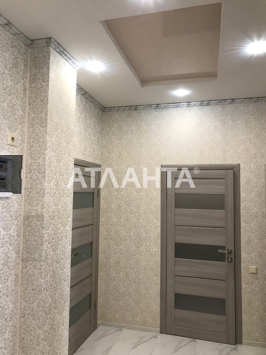 2 комнатная квартира в новом доме в центре/Привоз.