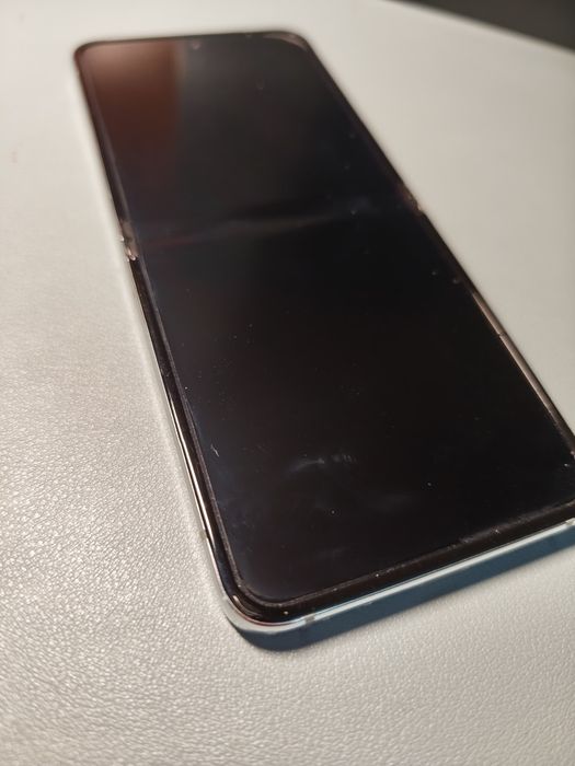 Samsung Z Flip 5 256gb + capa Burga