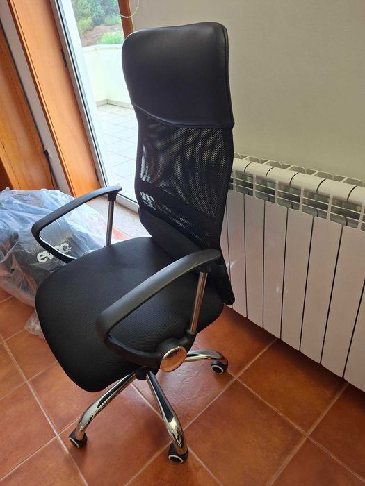 Cadeira de Escritório Ergonómica – Excelente Estado