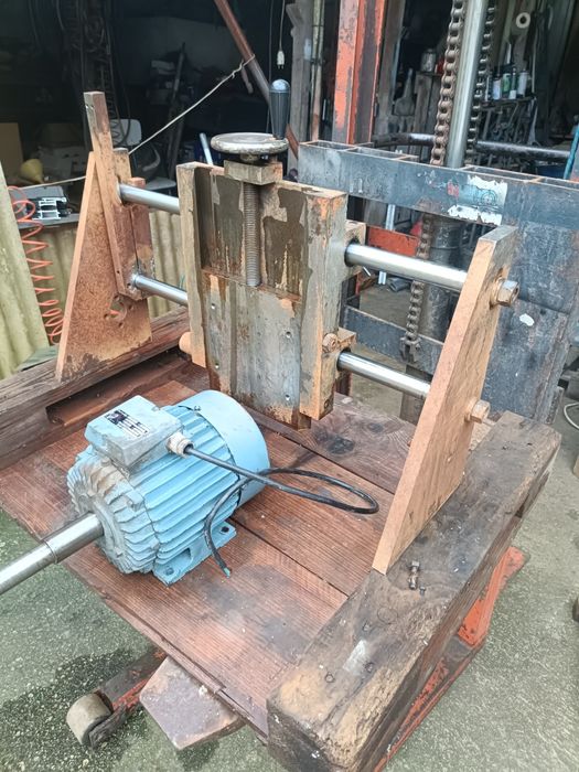 Motor trifásico 2cv com guias