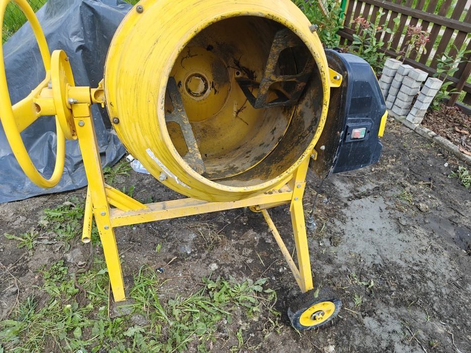 Betoniarka 120l. 230v.