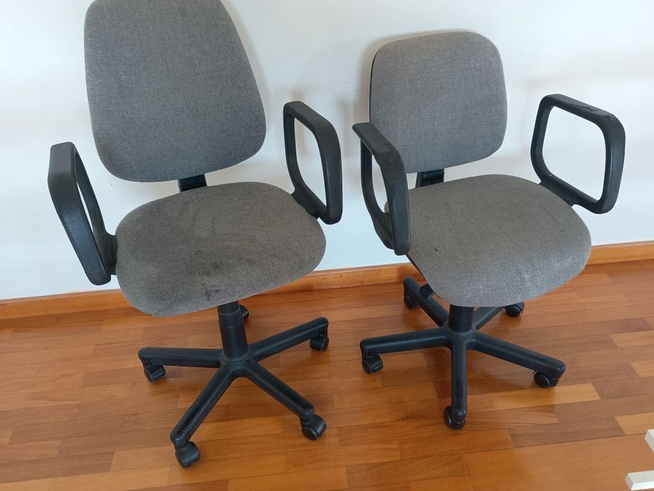 Cadeiras de escritório ajustáveis