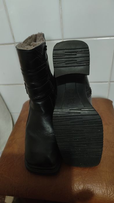 Ботинки женские зимние 38 разм