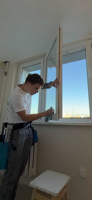 Specjalistyczne mycie okien przeszkleń witryn balustrad TarnowskieGóry