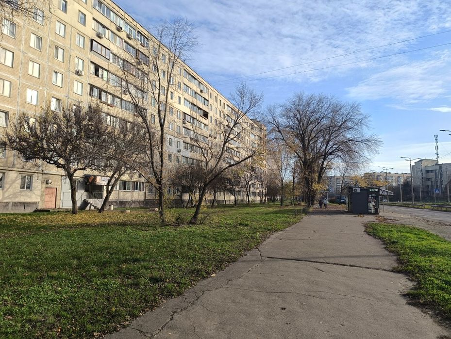 Без -%. Пиво-Кофе-Зоо-Обмен валют(30м.кв) Ул.Симиренко 5