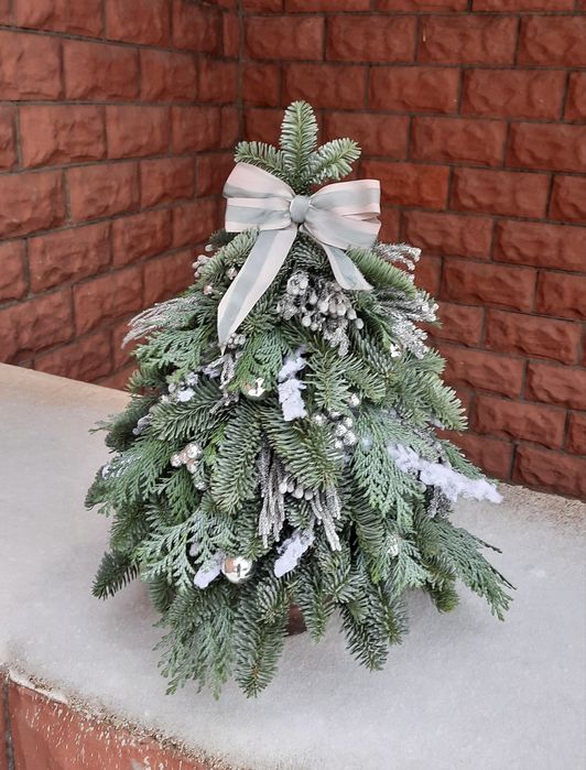 Різдвяні вінки та новорічні композиції ручної роботи