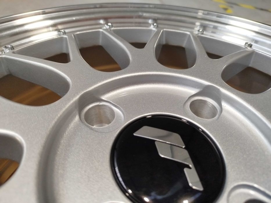 !OUTLET! Felgi Japan Racing JR23 16x7 ET40 4x114,3 Hyper Silver