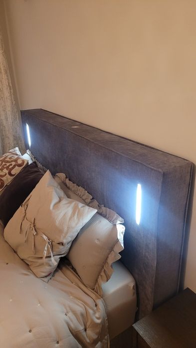Nowe łóżko tapicerowane (LED+USB) z materacem  140 x 200 cm