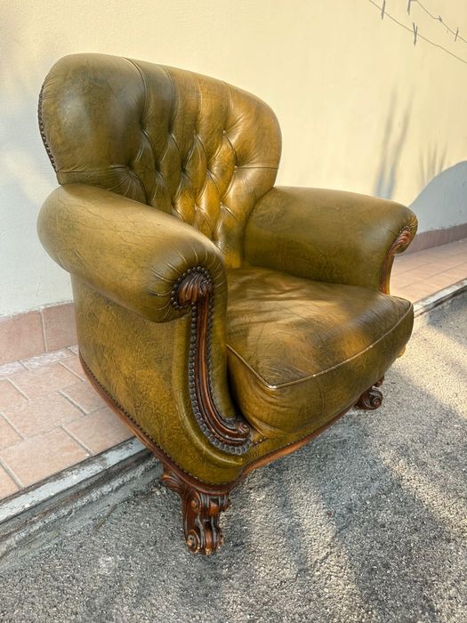 Крісло з натуральної шкіри