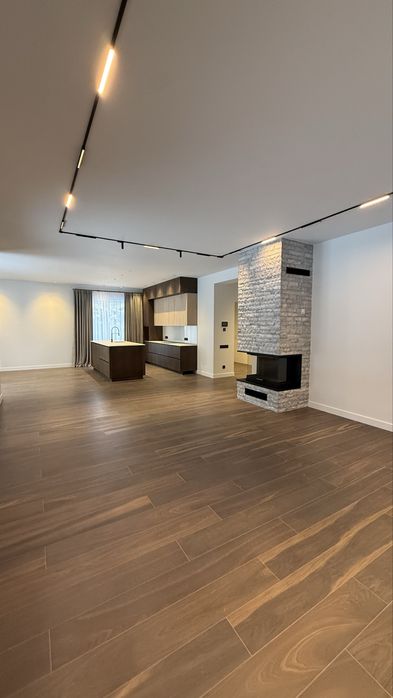 Одноповерховий будинок 175 м², 10 соток, комбіноване опалення. Ліс