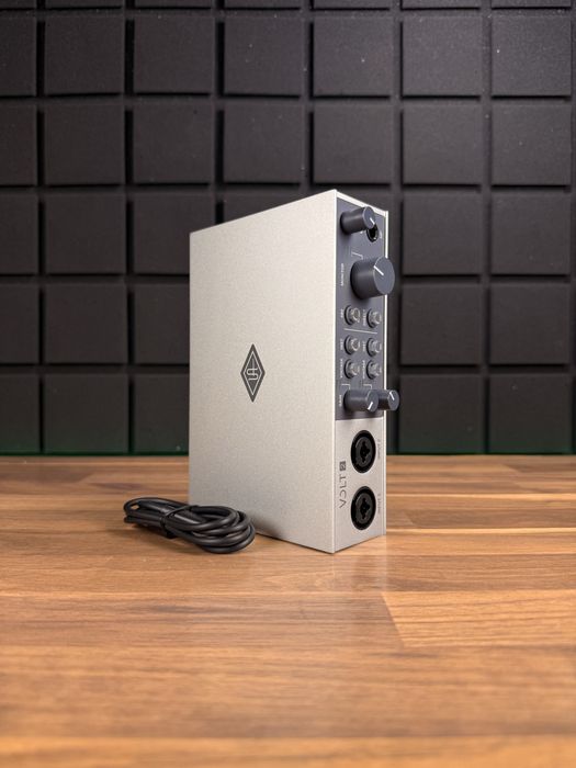 Universal Audio Volt 2 (БЕЗКОШТОВНА Доставка!)