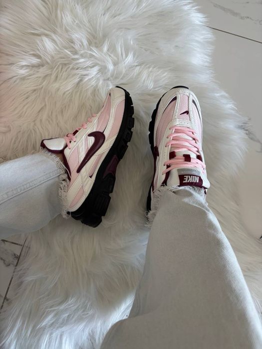 Nike Initiator Pink Black Burgundy