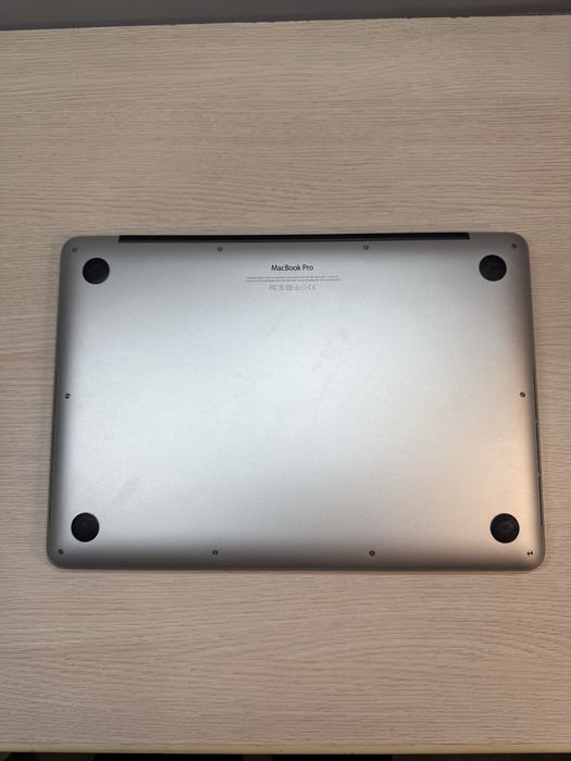 MacBook Pro 13" Retina i5 512GB SSD + комплект аксесуарів