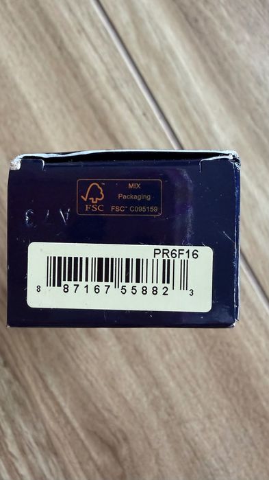 Podkład Estee Lauder Futurist skin tint serum SPF 20