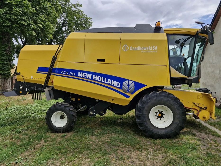 New Holland TC 5.70  Kombajn New Holland TC 5.70
