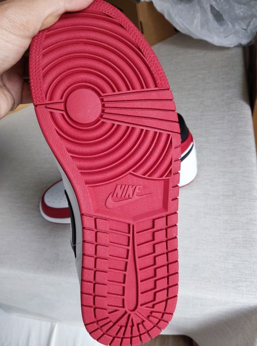 Air Jordan 1 Chicago Mid