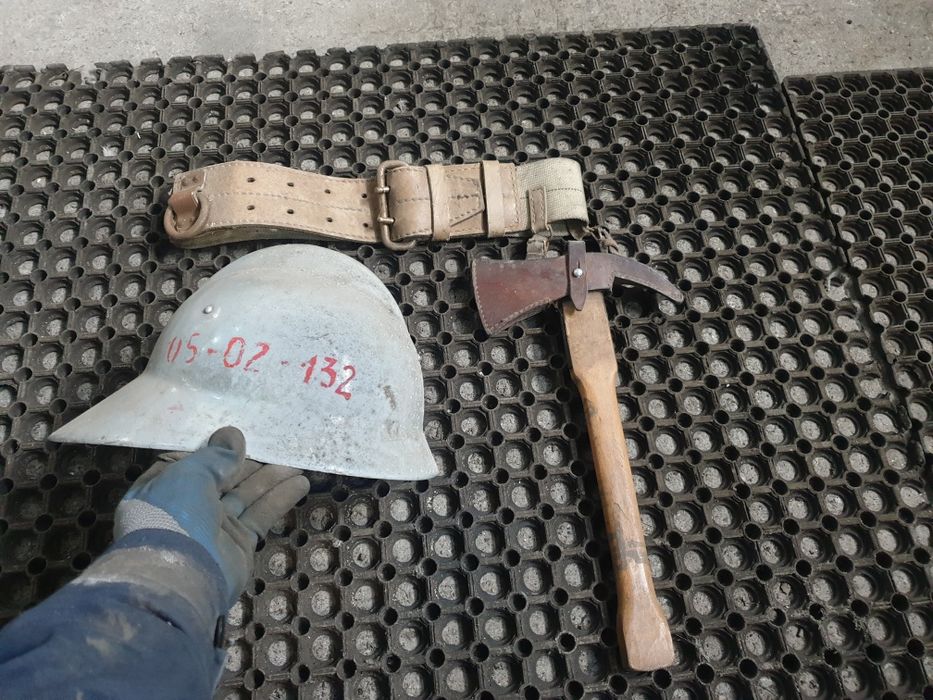 Toporek strażacki, kask i pas, cały komplet