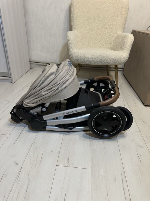 Коляска Maxi Cosi