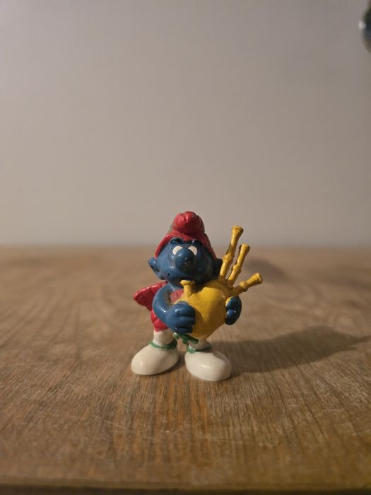 Bully smerf smurf szkot grający na dudach figurka model wycofany vintage