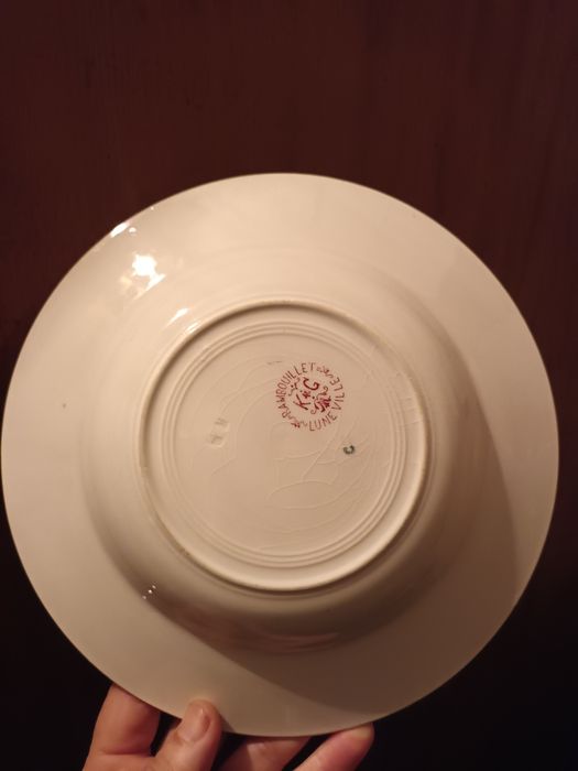 Prato antigo motivos em rosa