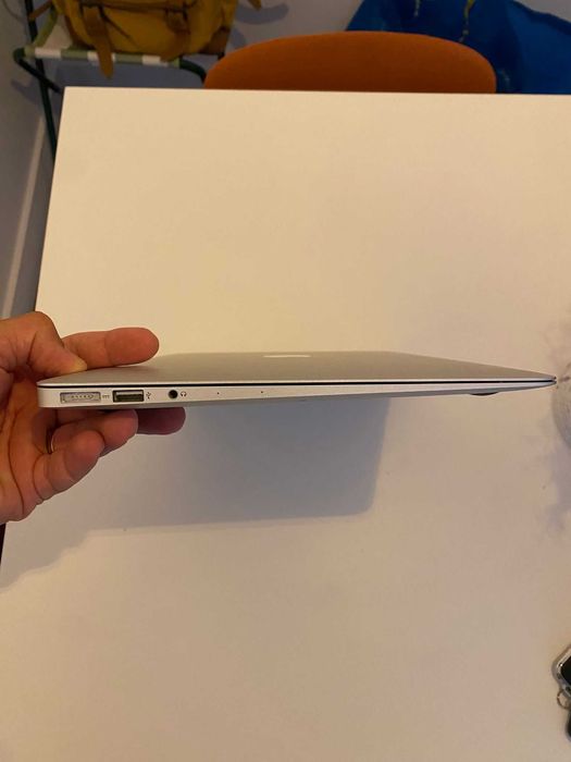 MacBook Air 13" 2017 in good condition64750932502786124