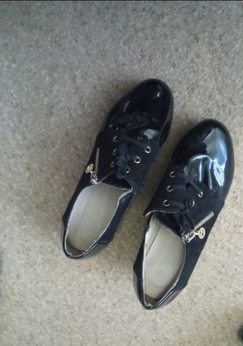 Продам жіночі туфлі