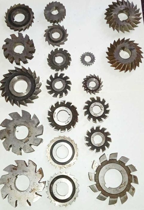 Продам комплект фрез для фрезерного станка