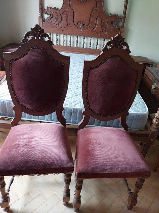 Quarto antigo em bom estado