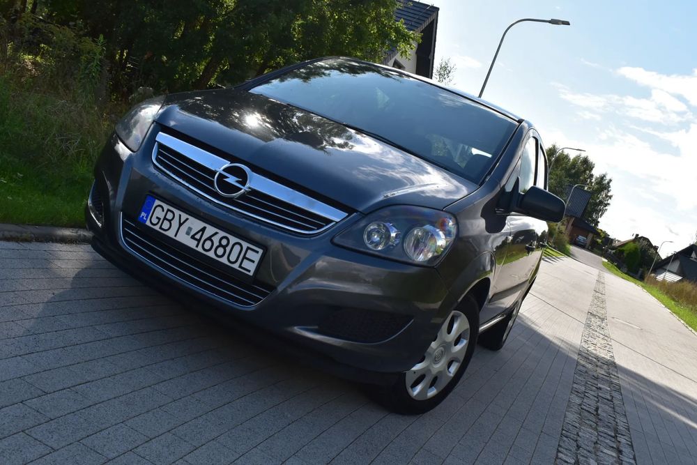 Opel Zafira 1,6 16V * KLIMA * 7 osób * doinwetowana * pomorskie