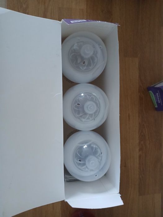 Zestaw Philips Avent: podgrzewacz do butelek + 3 nowe butelki + smoczki
