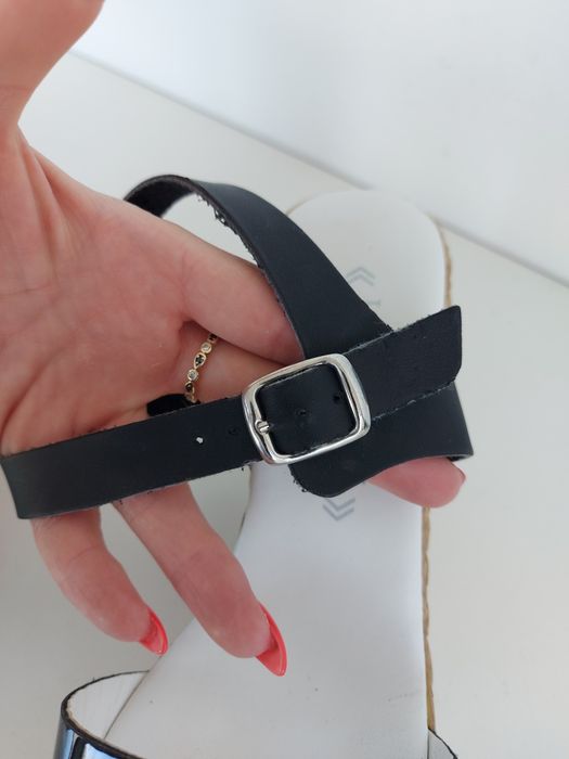 Buty sandały na koturnie Le Sprizz w rozmiarze 36