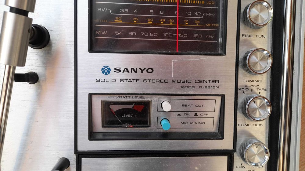 Aparelhagem Vintage Sanyo G-2615N Mala