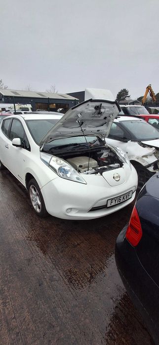 Przód kompletny nissan leaf 2015r