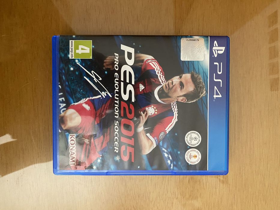 PES 2015 para a PS4 CD
