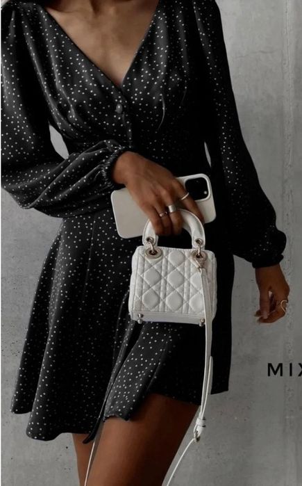 Нова гарна та стильна  сукня