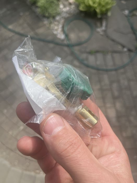 Вимикач маси новий зручний якісний і легковстановлювальний на клему