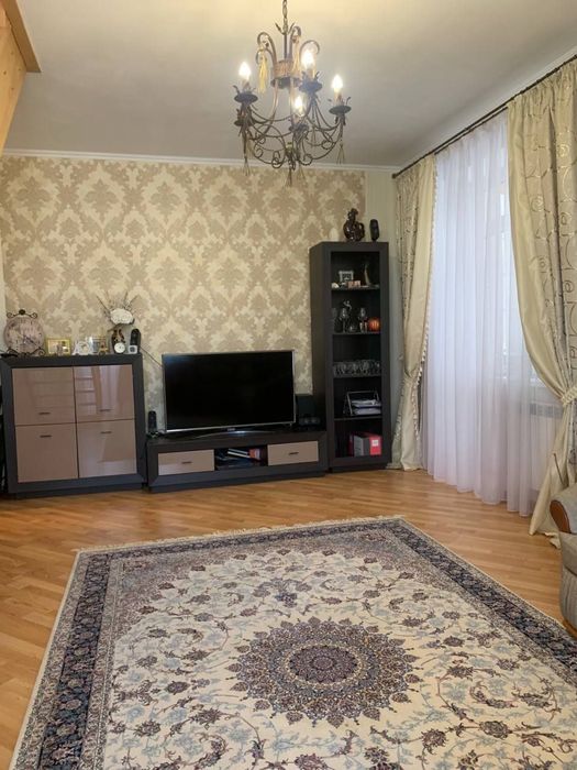 Квартира дворівне,автонем.опалення,центр.Є відновлення та інше.