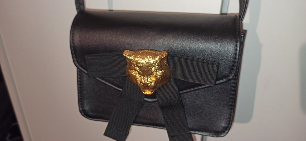 Torebka ze zdobieniem