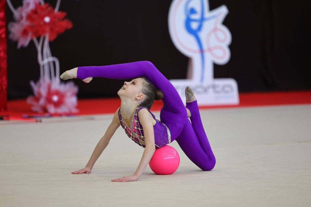 Купальник (комбінезон) для художньої гімнастики на зріст 138-150