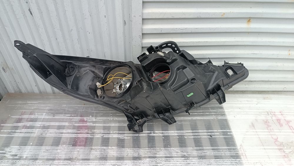 Vendo farol esquerdo de Peugeot 207 ano 2006/09