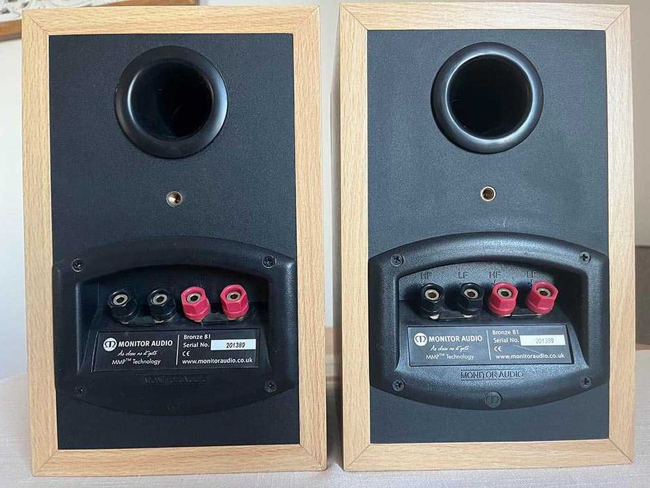 Colunas Monitor Audio