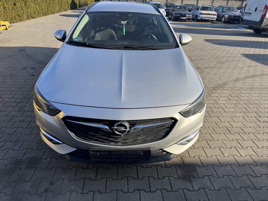 Opel Insignia B zderzak kompletny Z176
