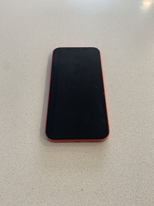 Iphone 12 vermelho