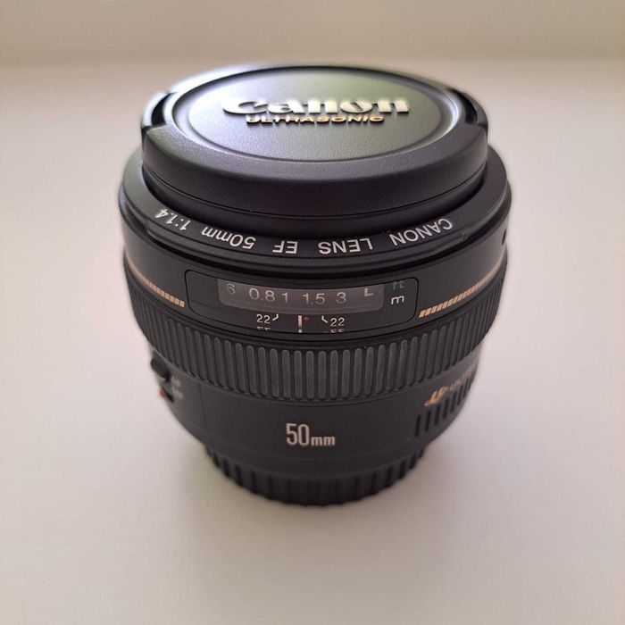 Canon EF 50mm f/1.4 USM + Parasol + Filtro UV Hama de 58 mm