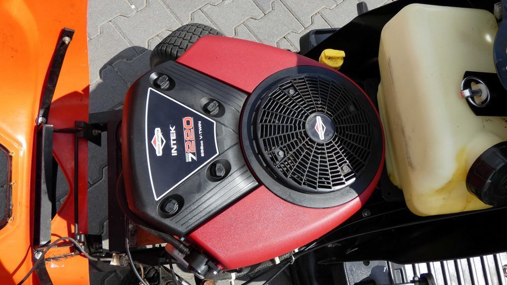 Traktorek kosiarka Oleo-Mac OM105J/22H B&S 2 Cylindry (250701.5) Baras