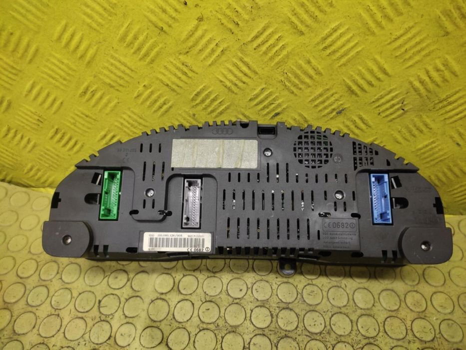 audi a6 c5 2.4 licznik 110080128/005